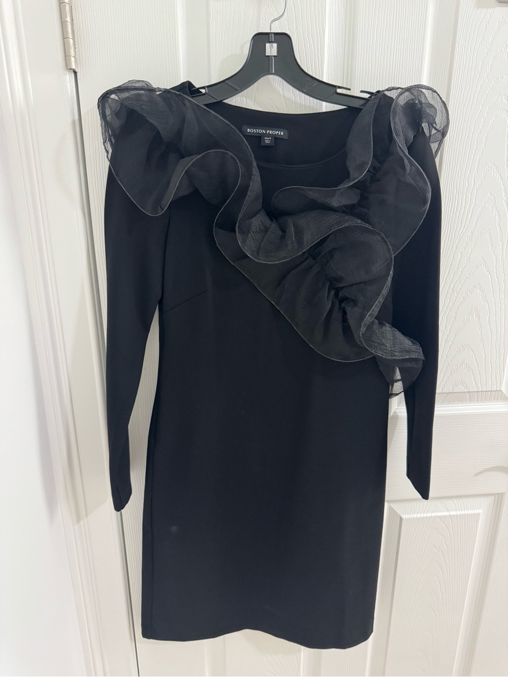 Women’s black cocktail dress from Boston proper. Size 6, new